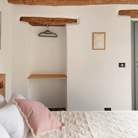 La Dolce Romance Retreat